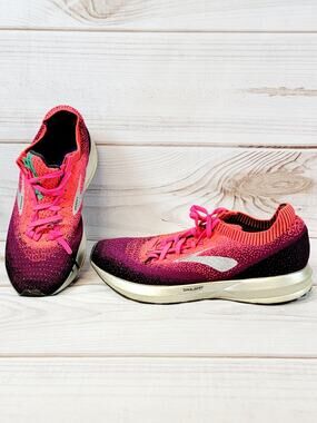 Brooks Levitate 2 Women's Running Shoes Pink Purple Cushioned Size 10 Sneakers